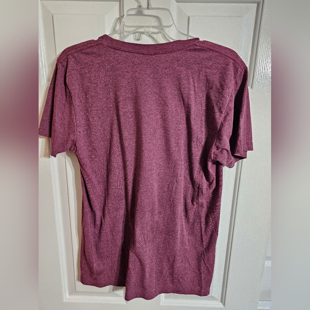 Disney Men Medium T-Shirt Maroon Cotton Blend Scar Lion King Iconic Archival 90s - Picture 3 of 6